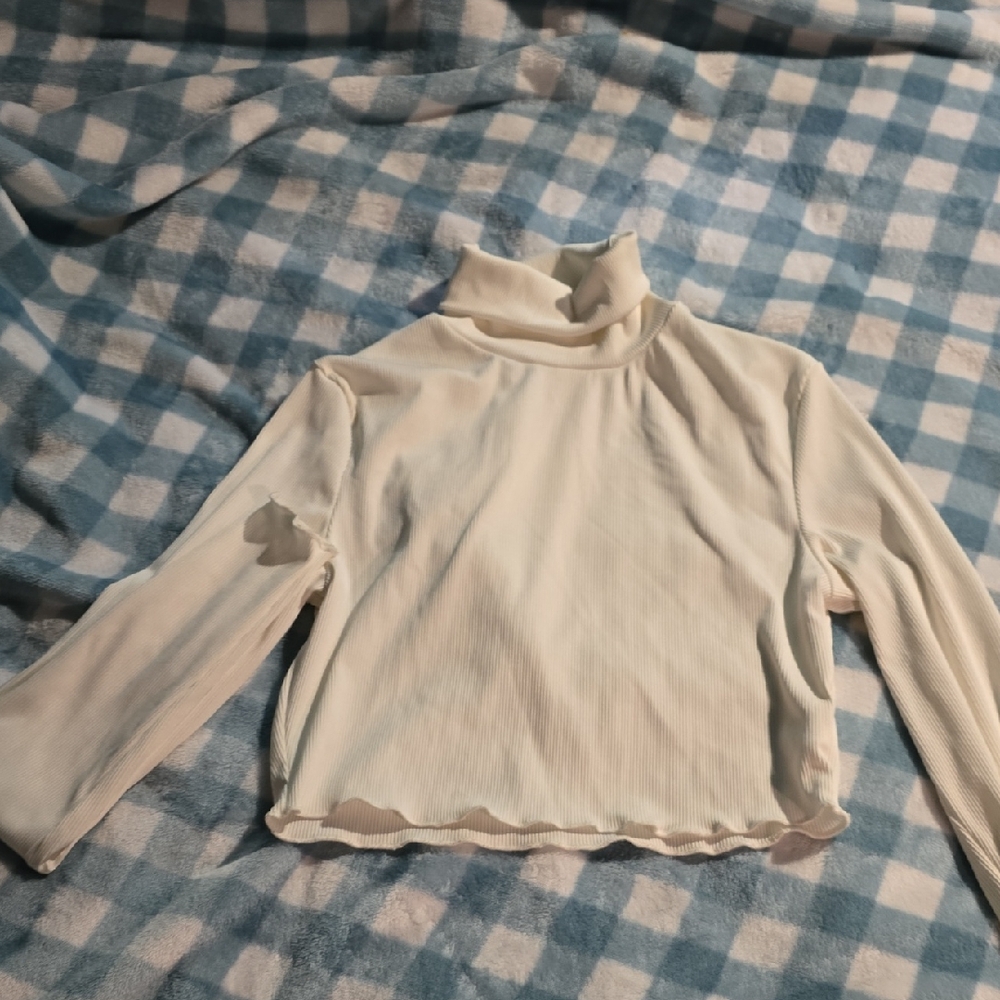 ROMWE Cream Long Sleeve Crop Top